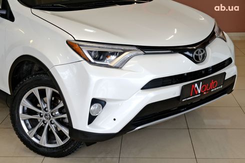 Toyota RAV4 2017 белый - фото 3