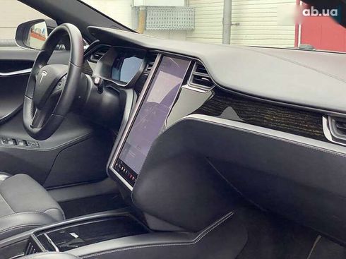 Tesla Model S 2018 - фото 25