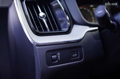 Volvo XC60 2017 - фото 18