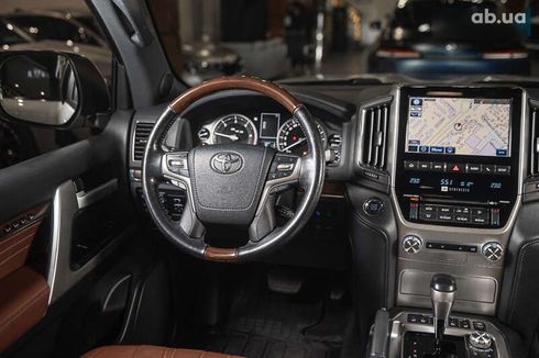 Toyota Land Cruiser 2019 - фото 17