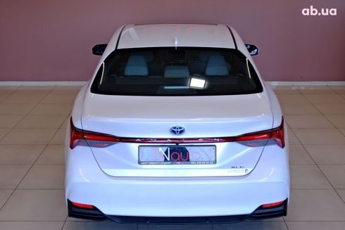 Toyota Avalon 2019 белый - фото 6