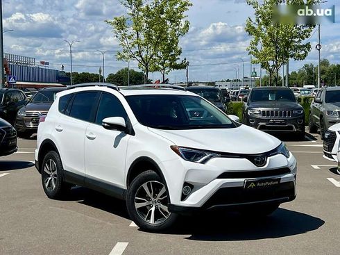 Toyota RAV4 2017 - фото 3