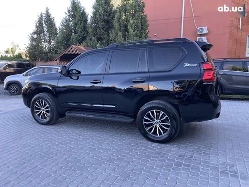 Toyota Land Cruiser Prado 2018 - фото 17