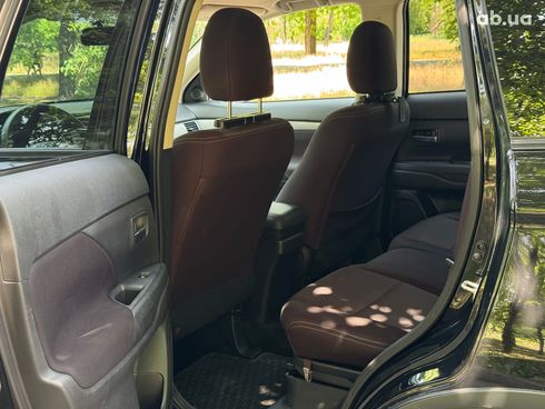 Mitsubishi Outlander 2018 черный - фото 13