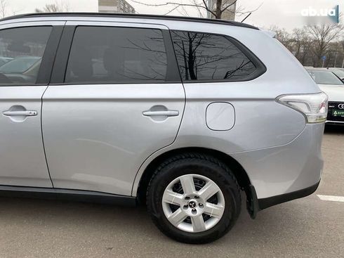 Mitsubishi Outlander 2012 - фото 11