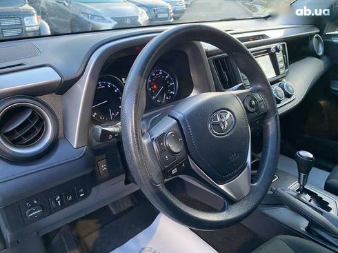 Toyota RAV4 2017 - фото 16