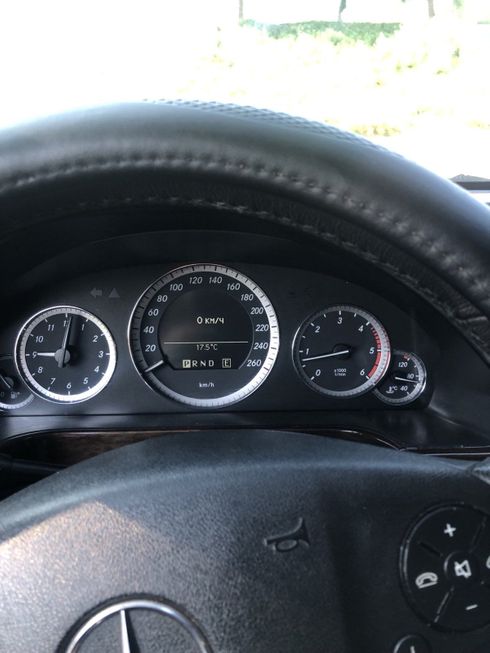 Mercedes-Benz E-Класс 2010 черный - фото 2