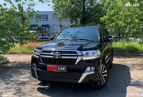 Toyota Land Cruiser 2017 - фото 3
