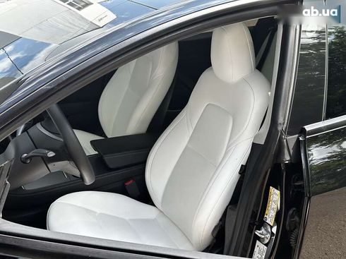 Tesla Model 3 2021 - фото 13