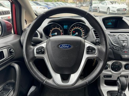 Ford Fiesta 2016 красный - фото 26