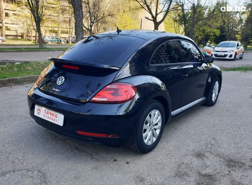 Volkswagen Beetle 2017 черный - фото 6