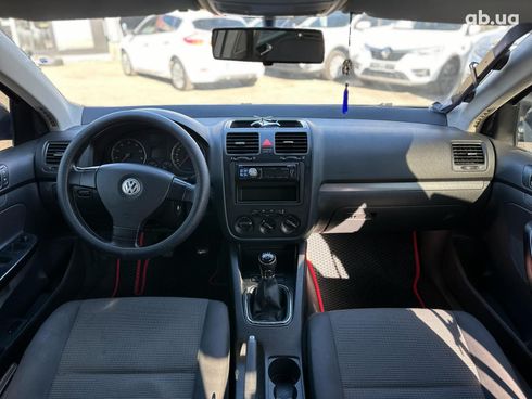 Volkswagen Jetta 2005 серый - фото 15