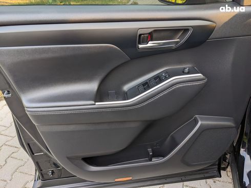 Toyota Highlander 2020 черный - фото 14