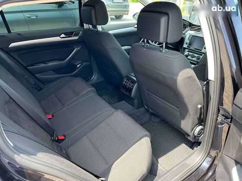 Volkswagen Passat 2015 - фото 11