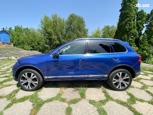 Volkswagen Touareg 2015 синий - фото 7