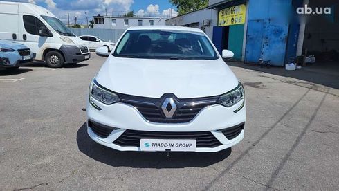 Renault Megane 2020 - фото 11