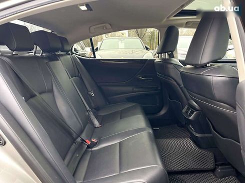 Lexus ES 2020 - фото 30