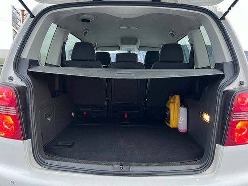 Volkswagen Touran 2009 белый - фото 39