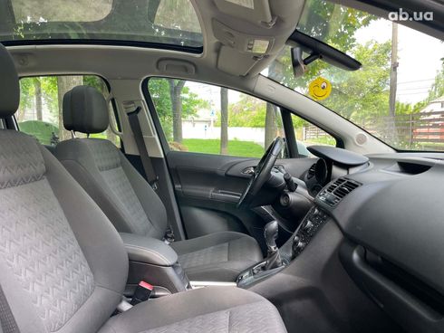 Opel Meriva 2013 белый - фото 26