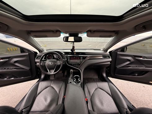 Toyota Camry 2020 черный - фото 29