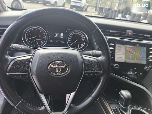 Toyota Camry 2019 - фото 15