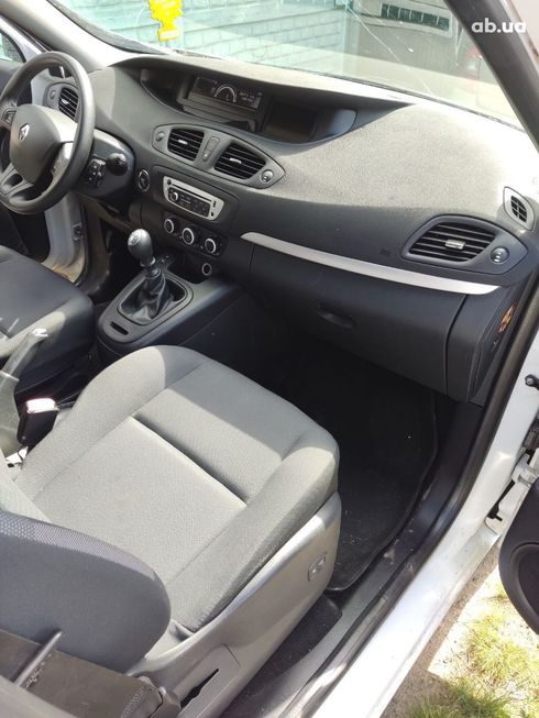 Renault Scenic 2012 - фото 19