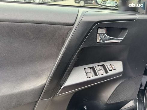 Toyota RAV4 2017 - фото 10