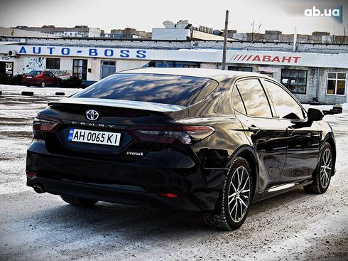 Toyota Camry 2021 - фото 3