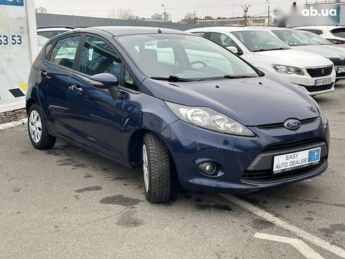 Ford Fiesta 2011 - фото 2