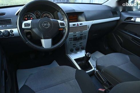 Opel Astra 2009 - фото 22