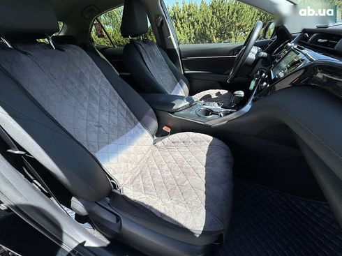 Toyota Camry 2020 - фото 30
