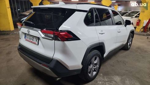 Toyota RAV4 2022 - фото 5