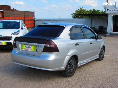 Chevrolet Aveo 2006 - фото 2