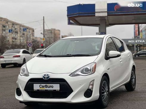 Toyota Prius C 2015 - фото 4