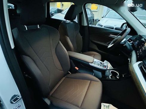 BMW iX1 2023 - фото 30