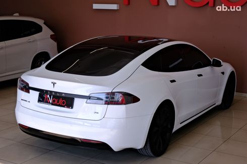 Tesla Model S 2016 белый - фото 5