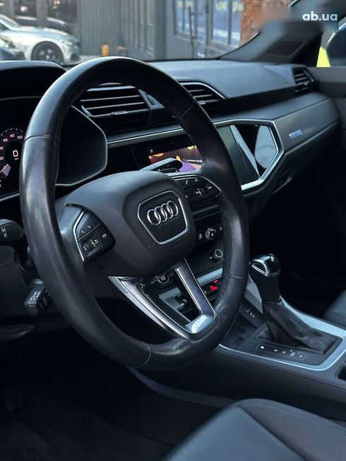 Audi Q3 2020 - фото 9