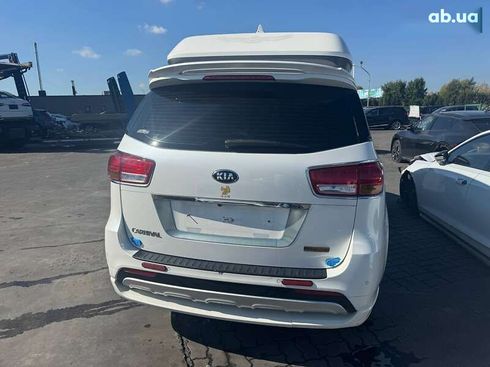 Kia Carnival 2017 - фото 5