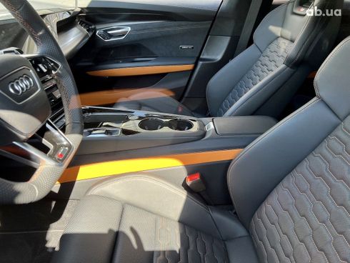 Audi RS e-tron GT 2022 - фото 8