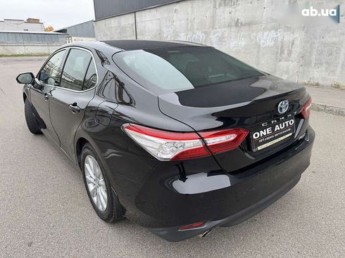 Toyota Camry 2019 - фото 8