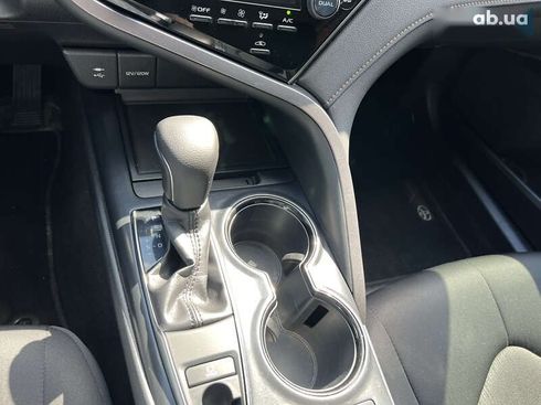 Toyota Camry 2019 - фото 21