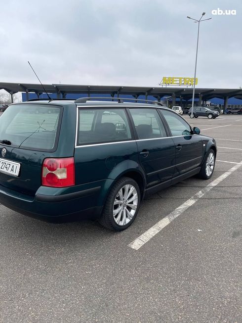Volkswagen Passat 2001 зеленый - фото 5