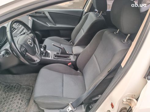 Mazda 3 2010 белый - фото 20