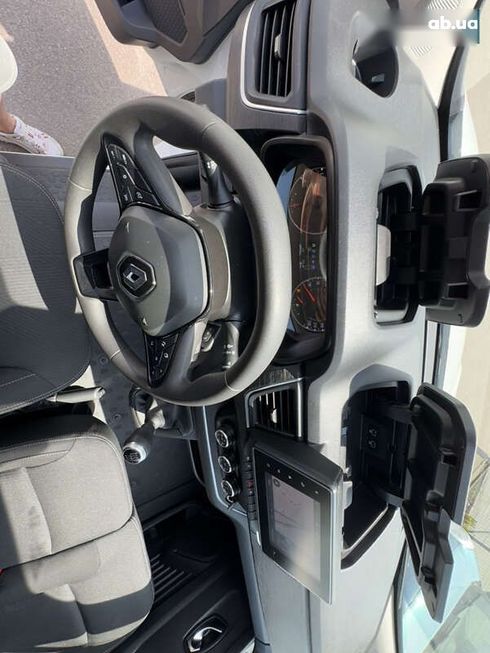 Renault Trafic 2021 - фото 24