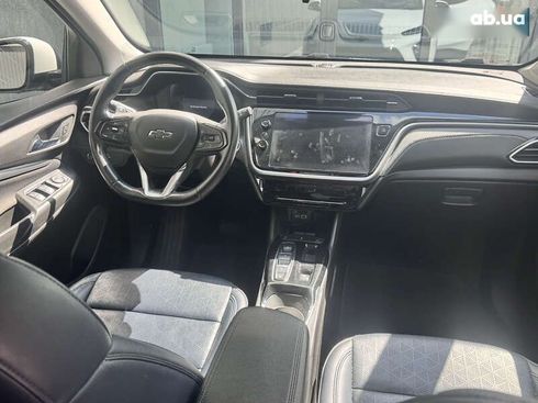 Chevrolet Bolt 2022 - фото 17