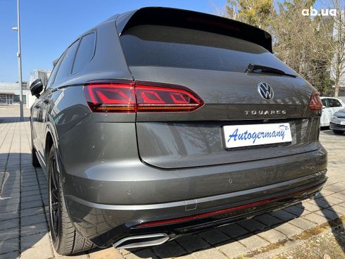 Volkswagen Touareg 2022 - фото 35