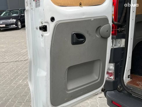 Renault Trafic 2014 белый - фото 31