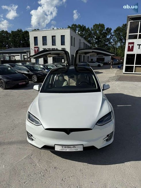 Tesla Model X 2018 - фото 12