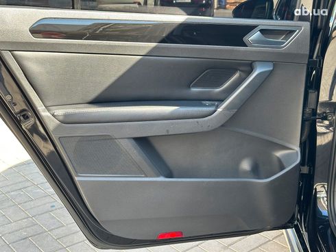 Volkswagen Touran 2017 черный - фото 15