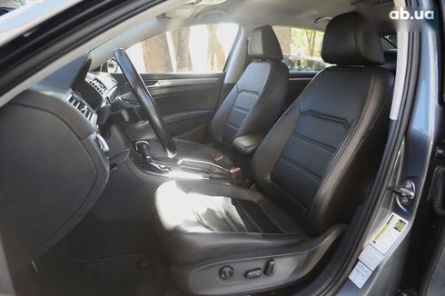 Volkswagen Passat 2017 - фото 8